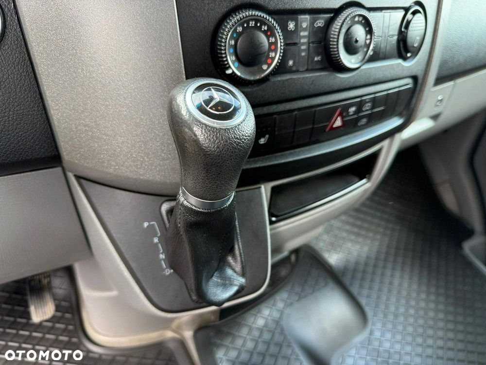 Mercedes-Benz Sprinter - 17
