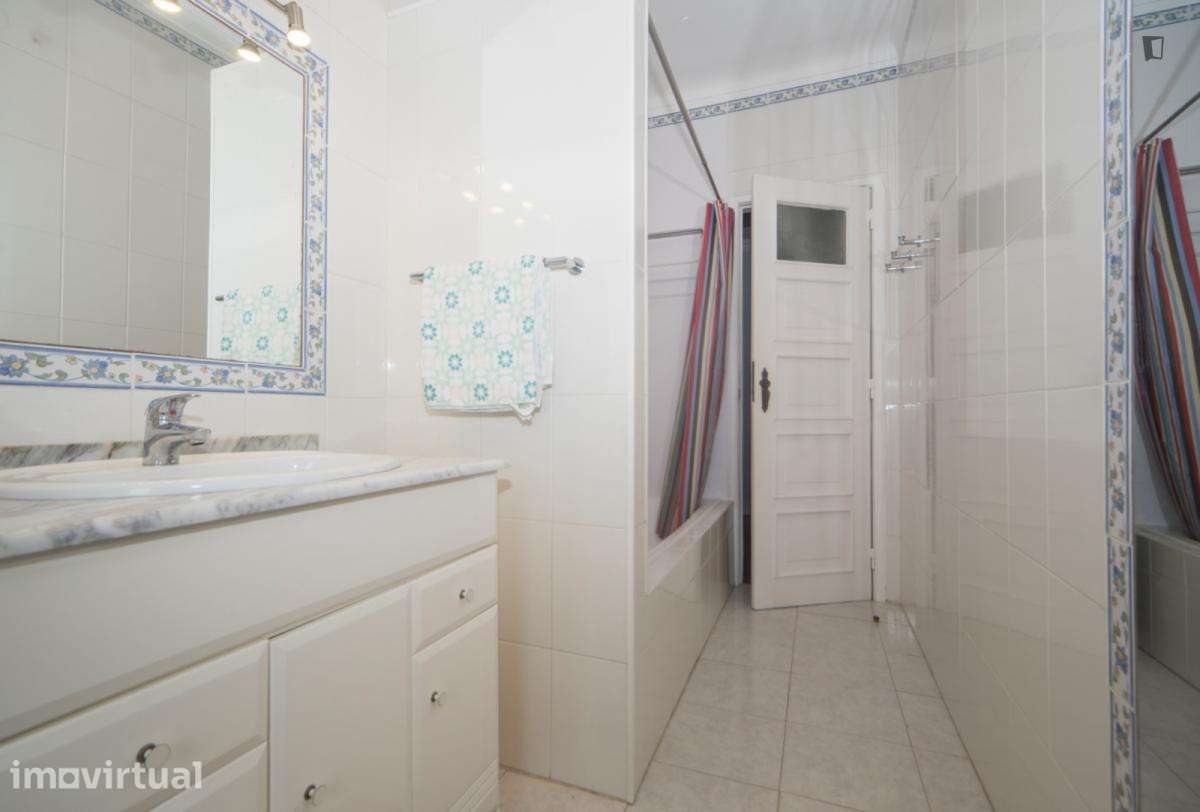 Quarto - localizado em Entrecampos Lisbon - Grande imagem: 5/11
