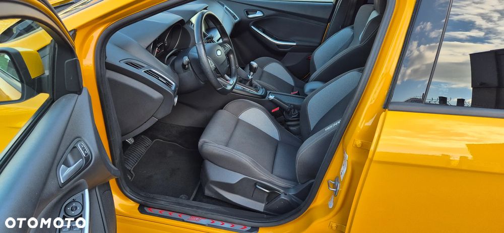 Ford Focus 2.0 EcoBoost ST mit Leder-Exclusiv-Paket - 10