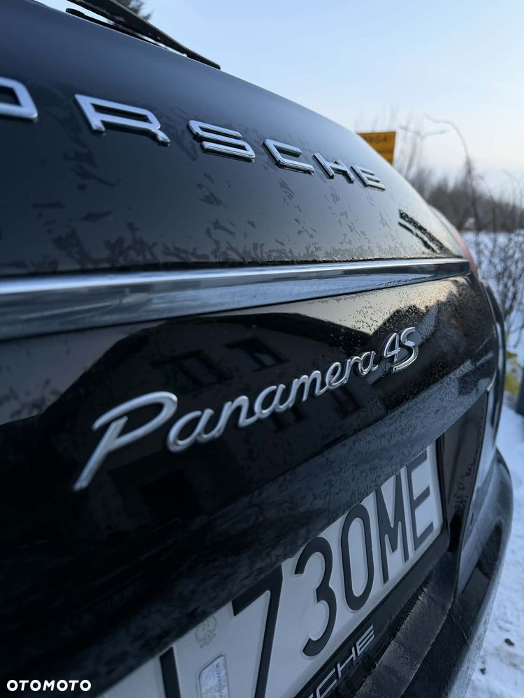 Porsche Panamera 4S PDK - 26