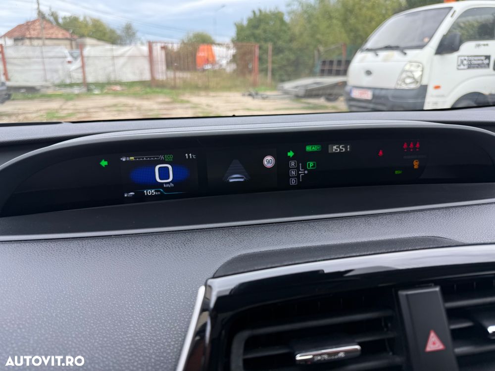 Toyota Prius 1.8 HSD Exclusive Plus - 16
