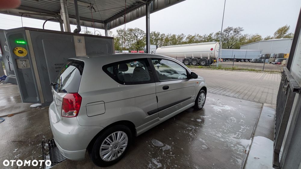 Chevrolet Aveo - 4