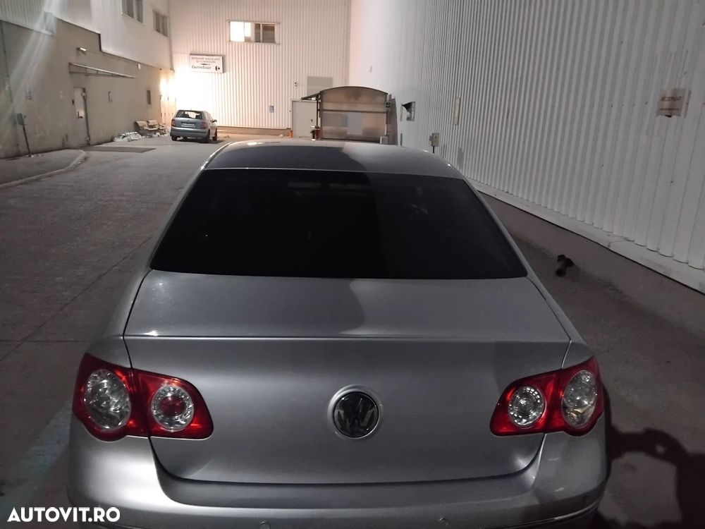 Volkswagen Passat 1.8 TSI Trendline - 9