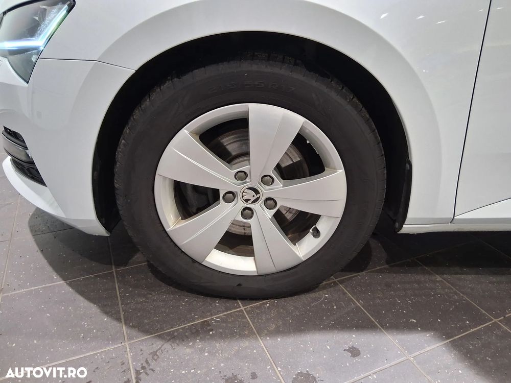 Skoda Superb 2.0 TDI DSG Ambition - 4