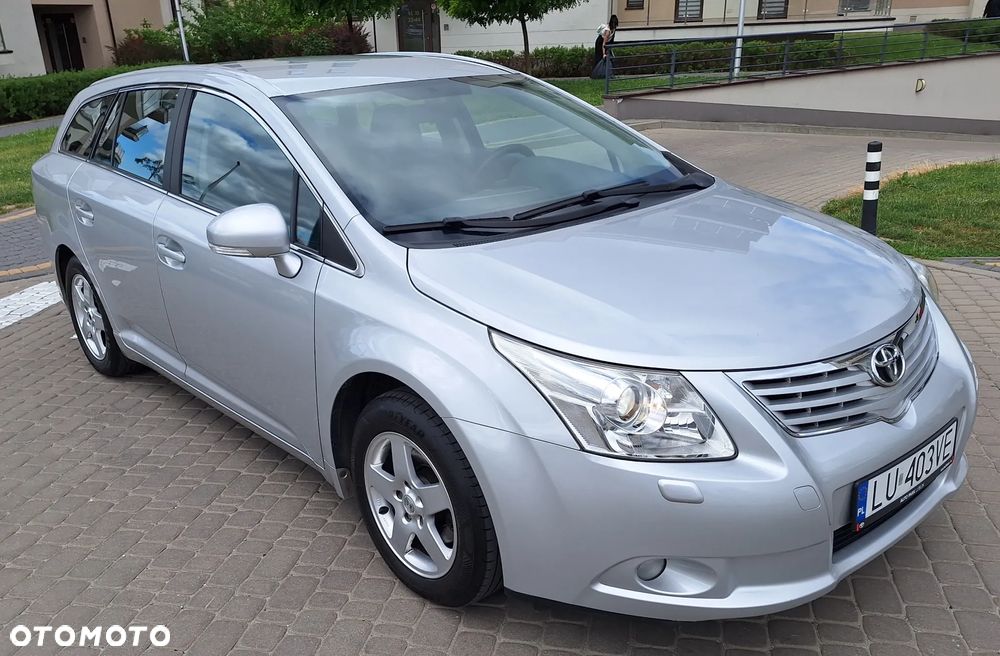 Toyota Avensis - 4