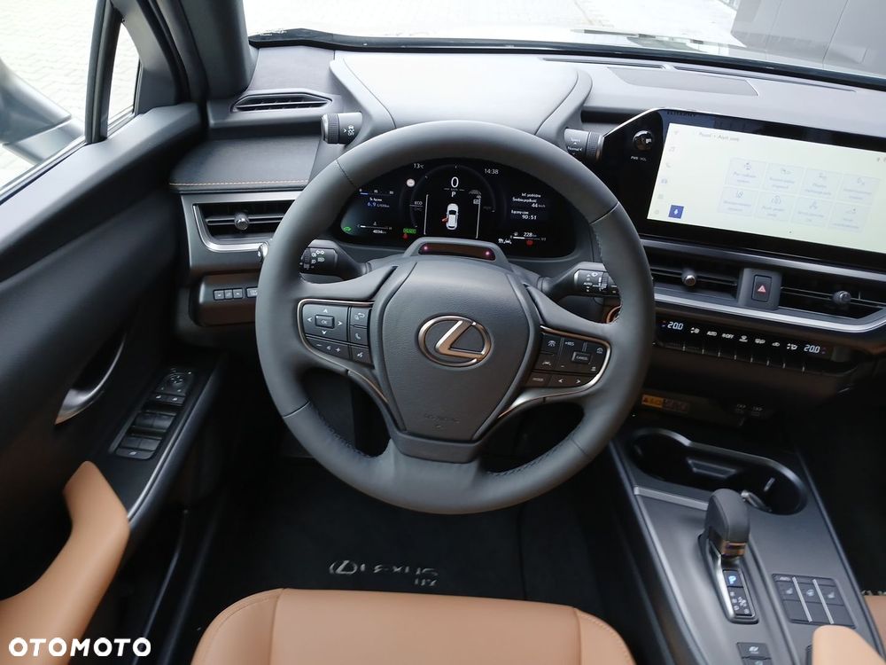 Lexus UX 300h F Sport Design - 12