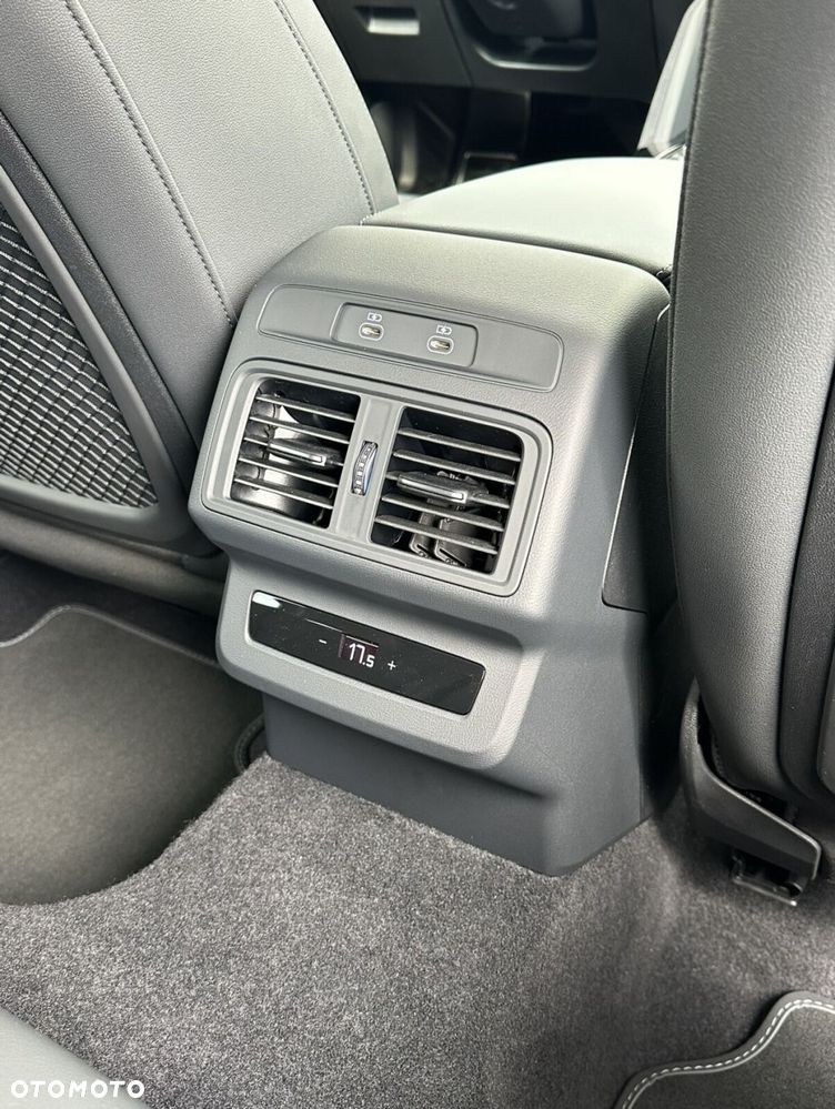 Audi Q5 Sportback - 24