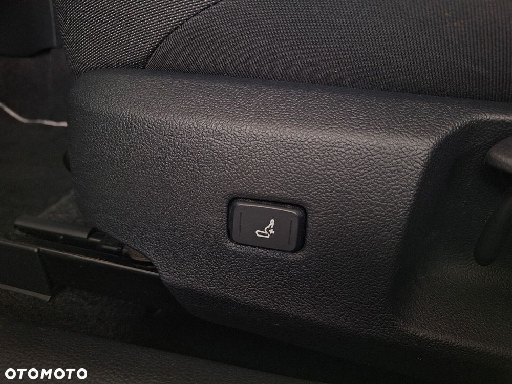 Toyota Corolla 1.8 Hybrid Comfort - 38