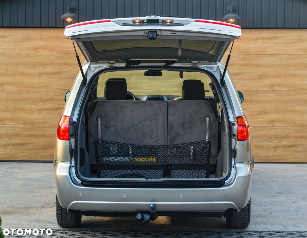 Toyota Sienna - 24