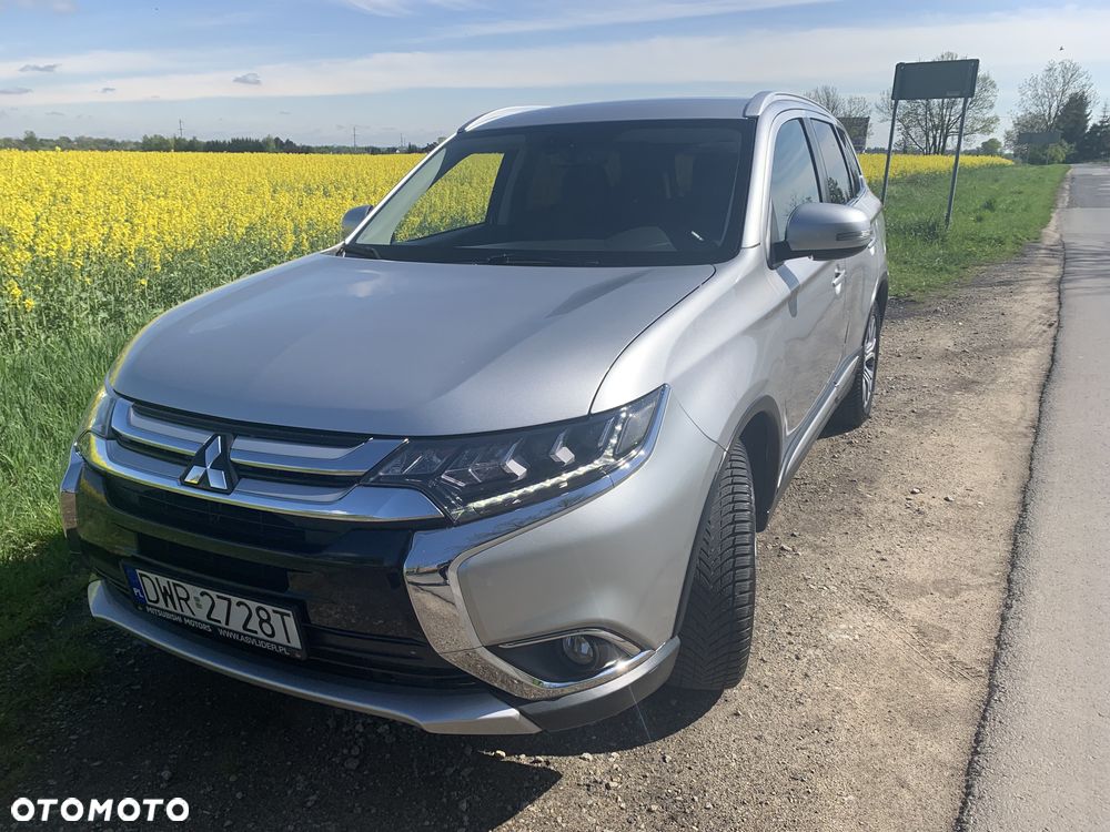 Mitsubishi Outlander - 1