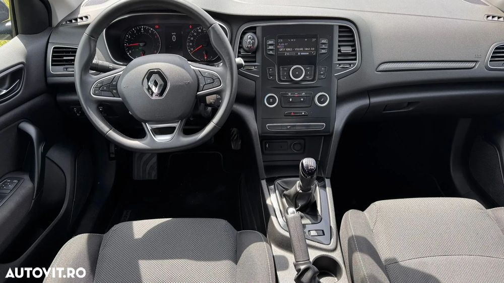 Renault Megane TCe 140 GPF Life - 11