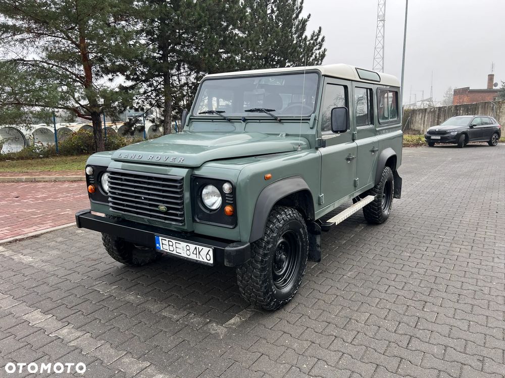 Land Rover Defender - 1