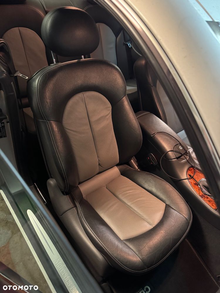 Mercedes-Benz CLK 320 - 11