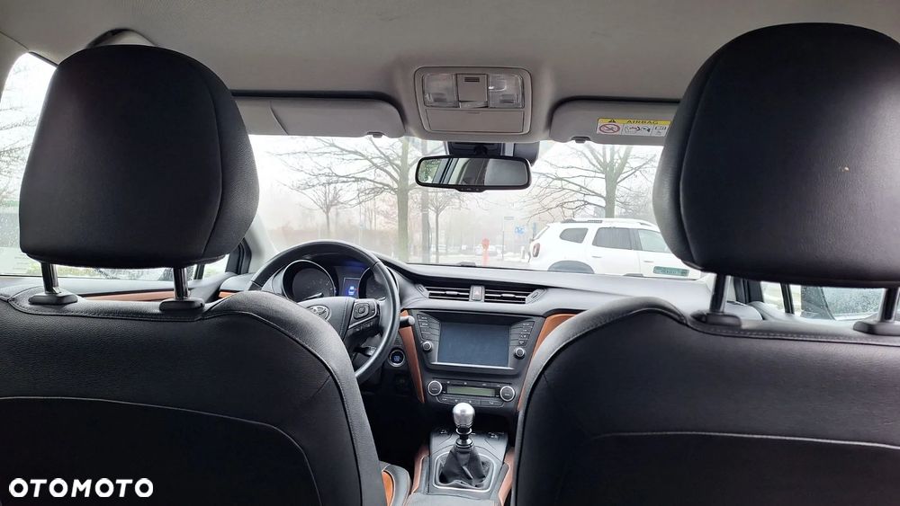 Toyota Avensis 1.8 Premium - 3