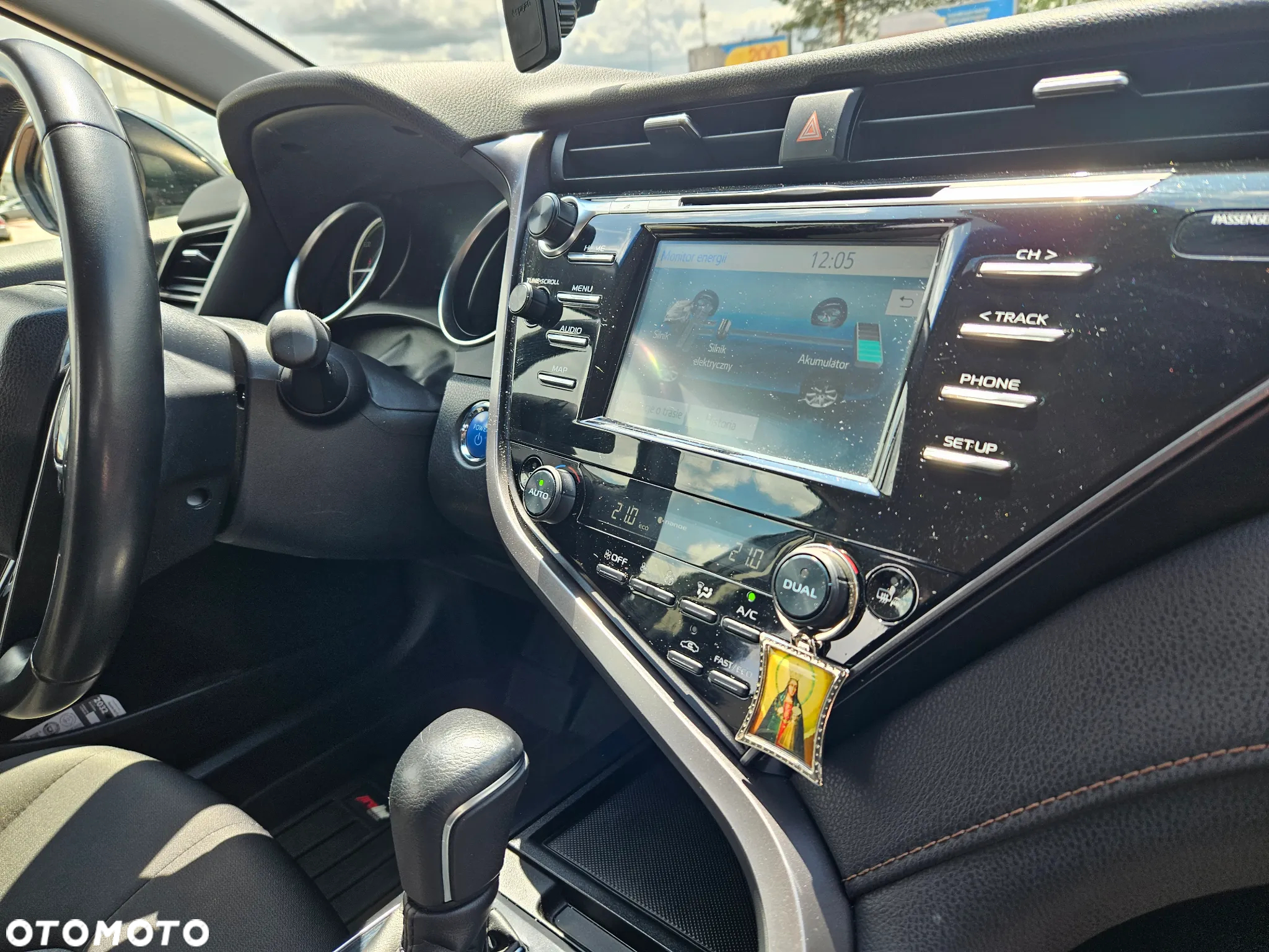 Toyota Camry 2.5 Hybrid Comfort CVT - 14