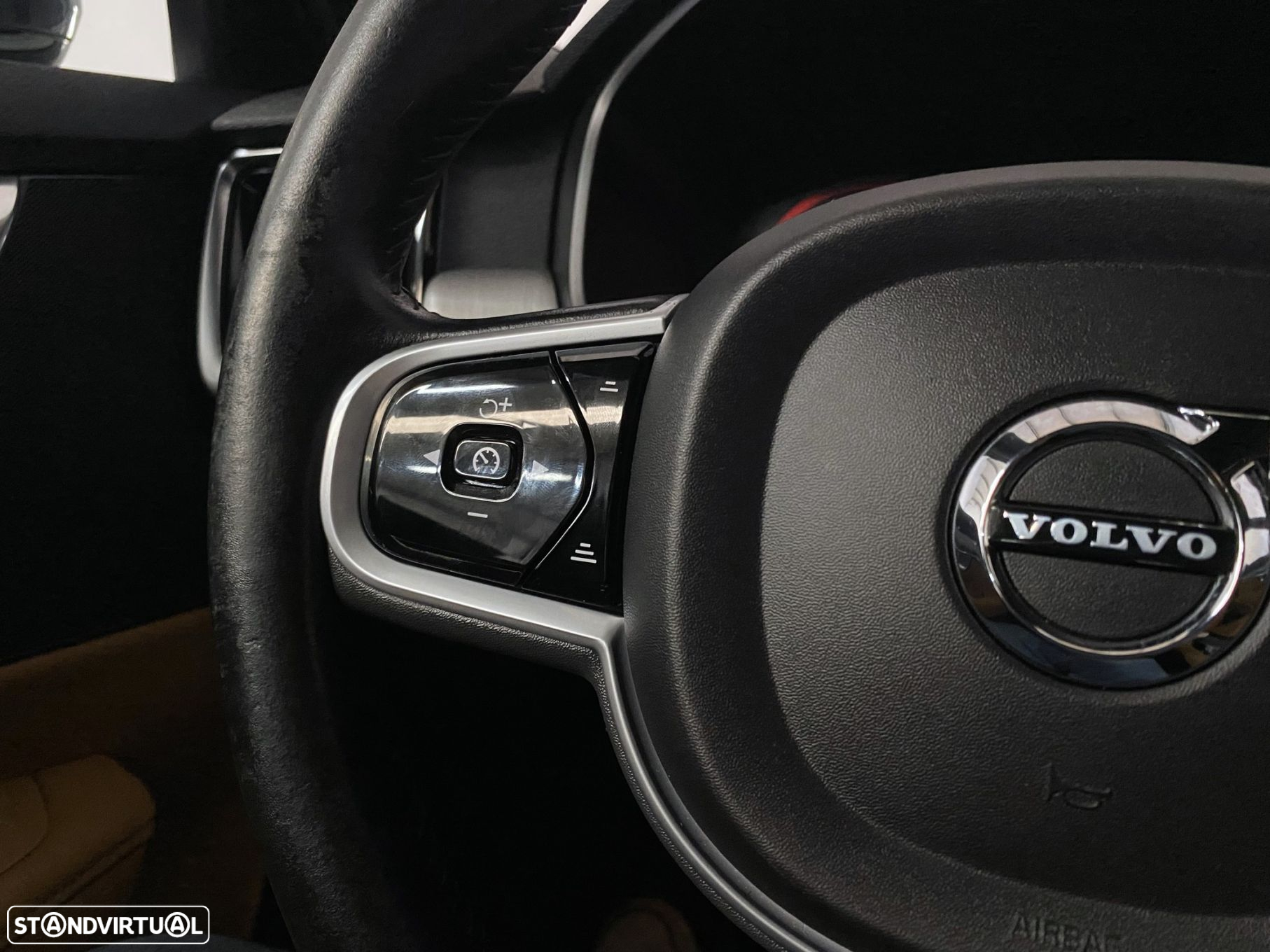 Volvo V90 2.0 D4 Momentum Geartronic - 15