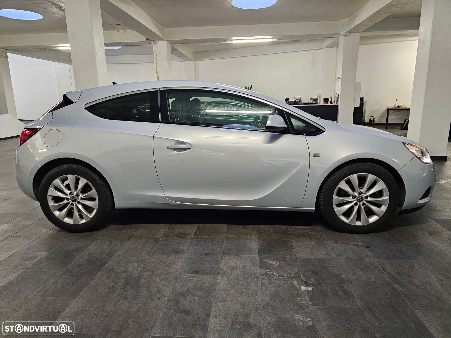 Opel Astra GTC 1.4 Turbo - 11