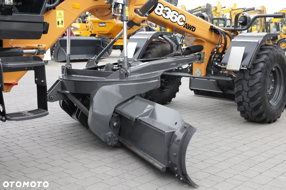 Case 836C AWD - 24