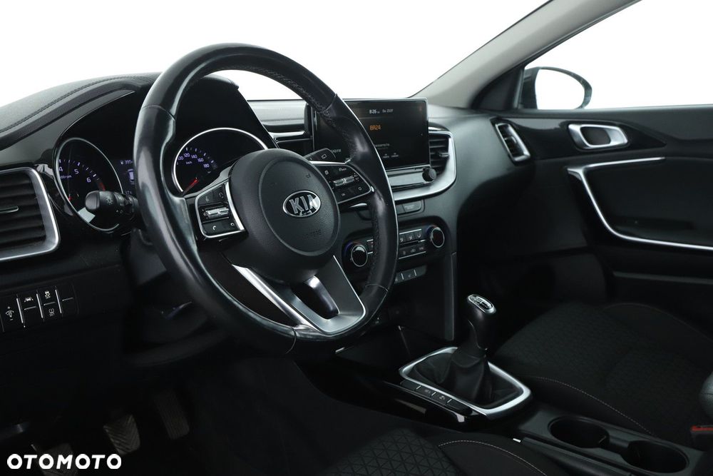 Kia Ceed - 24