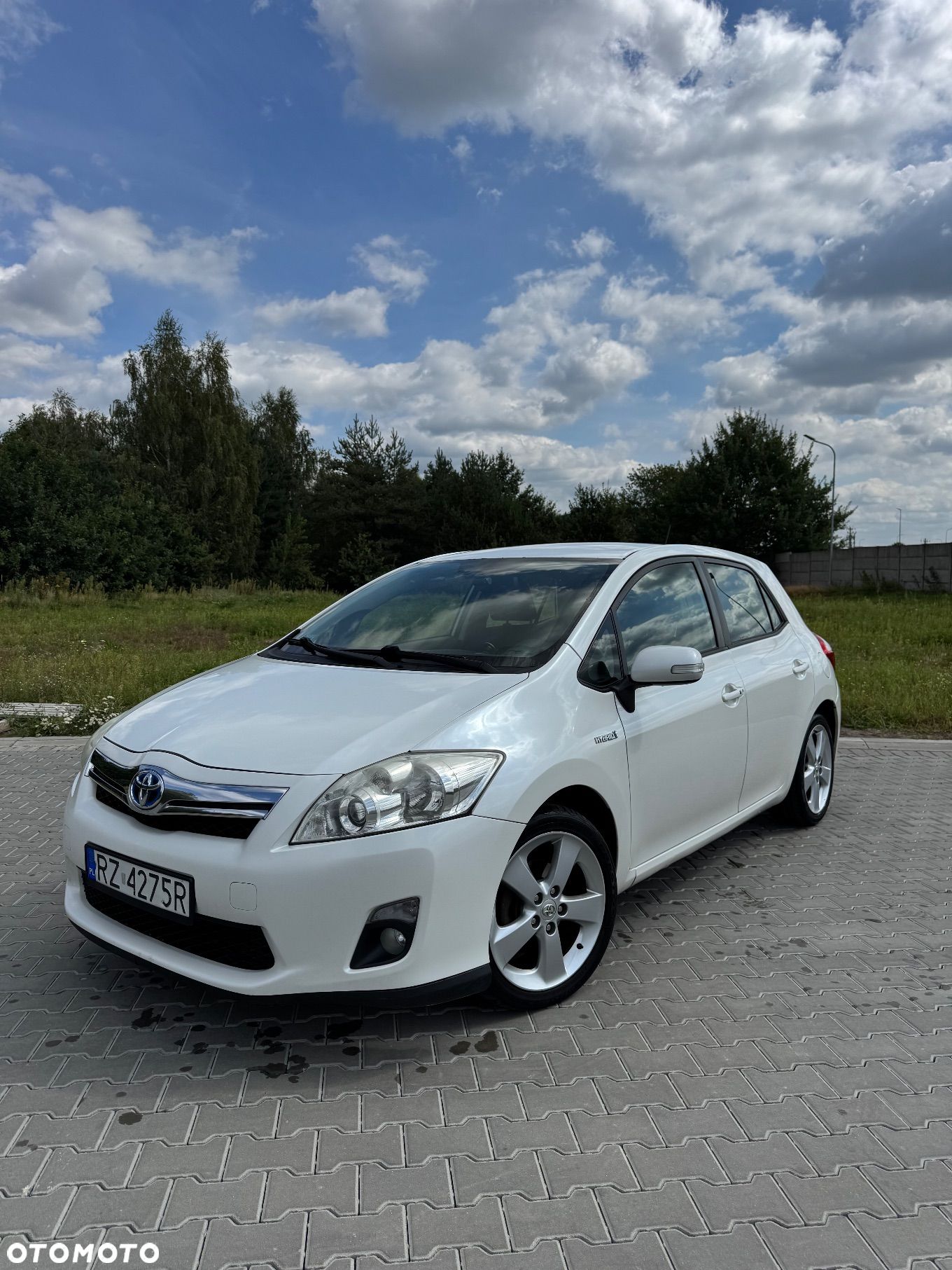 Toyota Auris 1.8 HSD Luna - 1