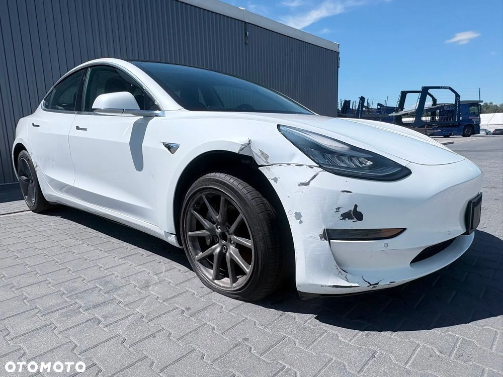 Tesla Model 3 Standard Reichweite Plus Hinterradantrieb - 4