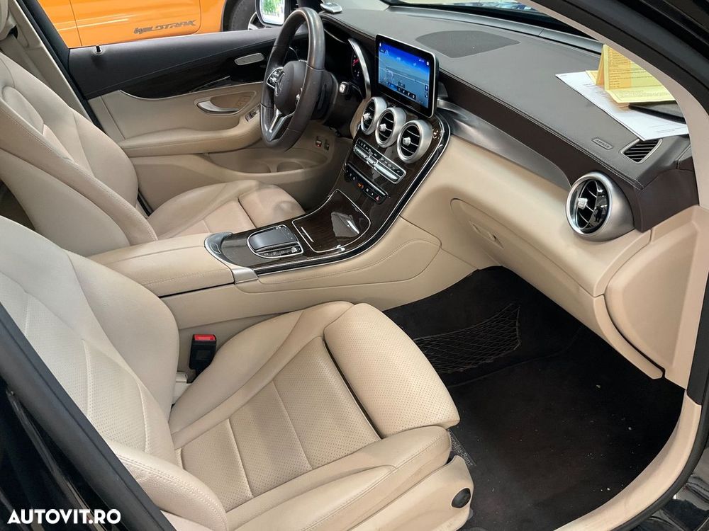 Mercedes-Benz GLC Coupe 200 4Matic 9G-TRONIC AMG Line - 3