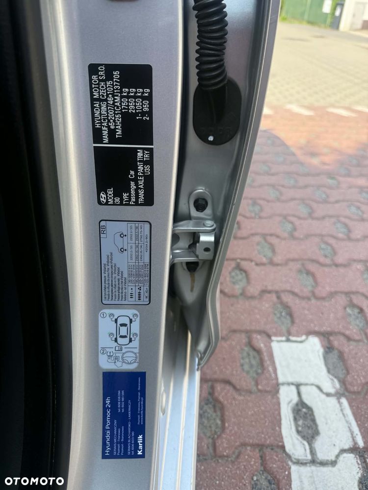 Hyundai i30 1.5 DPI Classic + - 17
