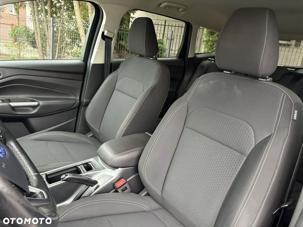 Ford Kuga 1.5 EcoBoost 2x4 Cool & Connect - 23