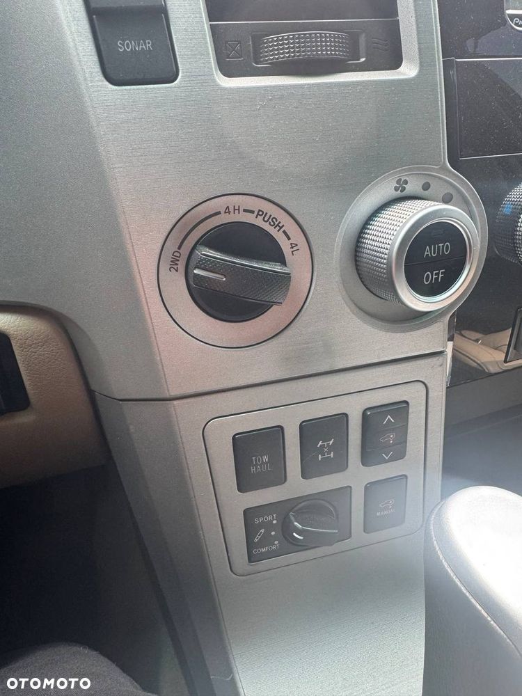 Toyota Sequoia - 12