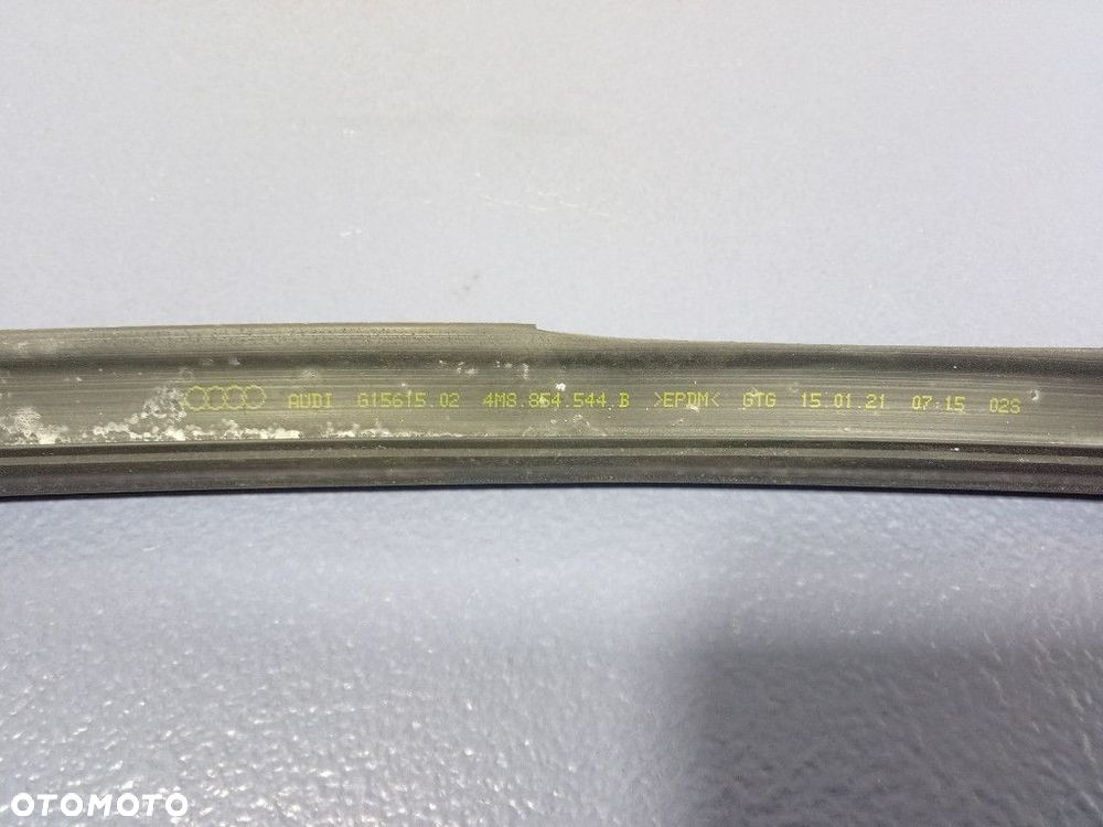 AUDI Q8 RSQ8 4M8 USZCZELKA DACHOWA PANORAMY PRAWA 4M8854544B - 3