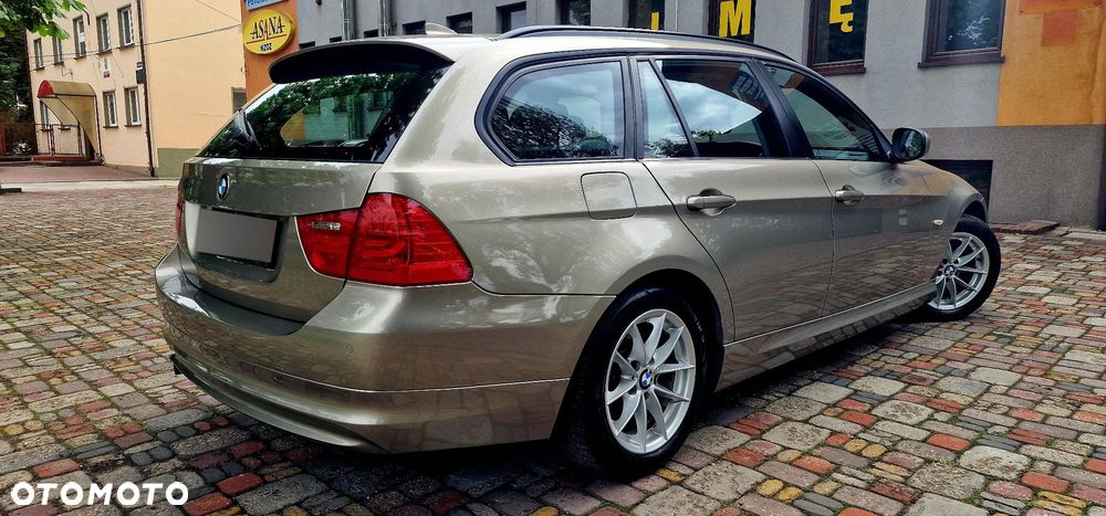 BMW Seria 3 320d DPF Edition Sport - 5