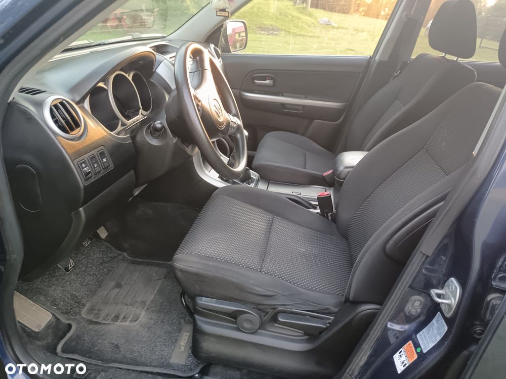 Suzuki Grand Vitara 2.0 - 5
