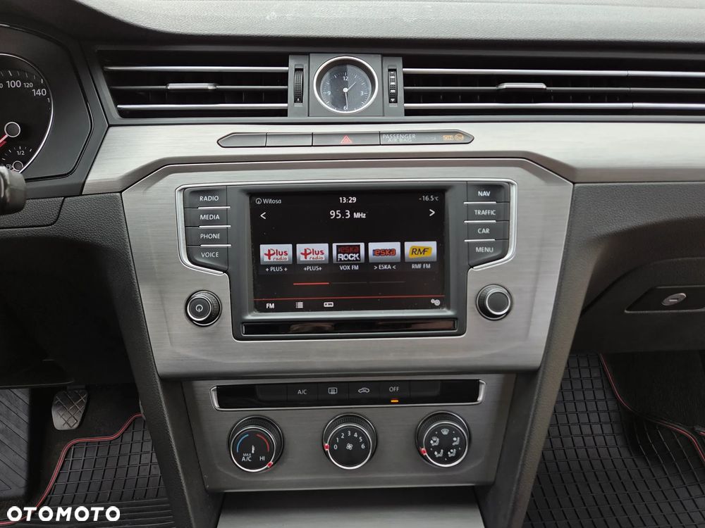 Volkswagen Passat 2.0 TDI (BlueMotion Technology) Trendline - 35