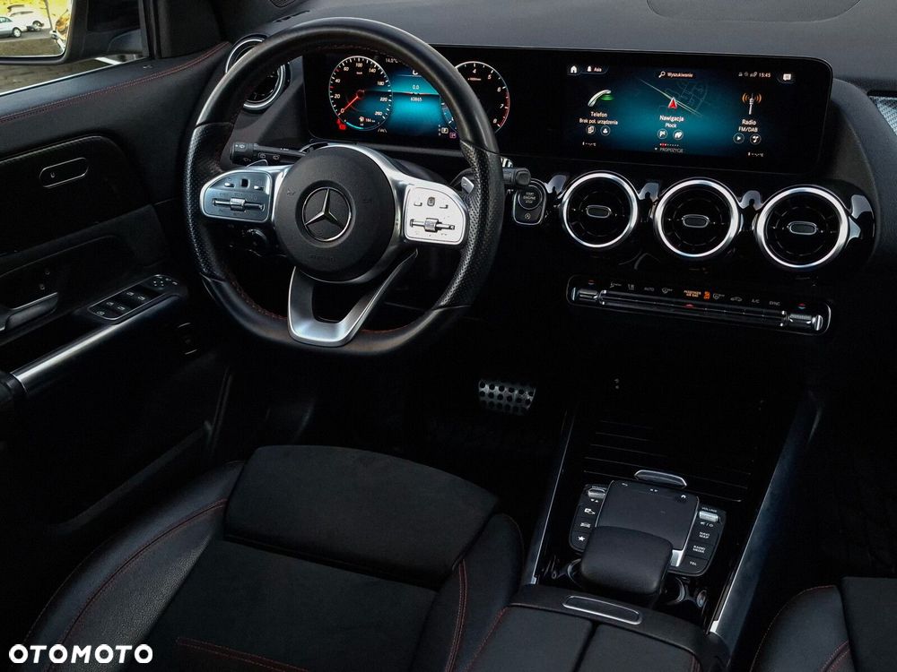 Mercedes-Benz GLA - 17