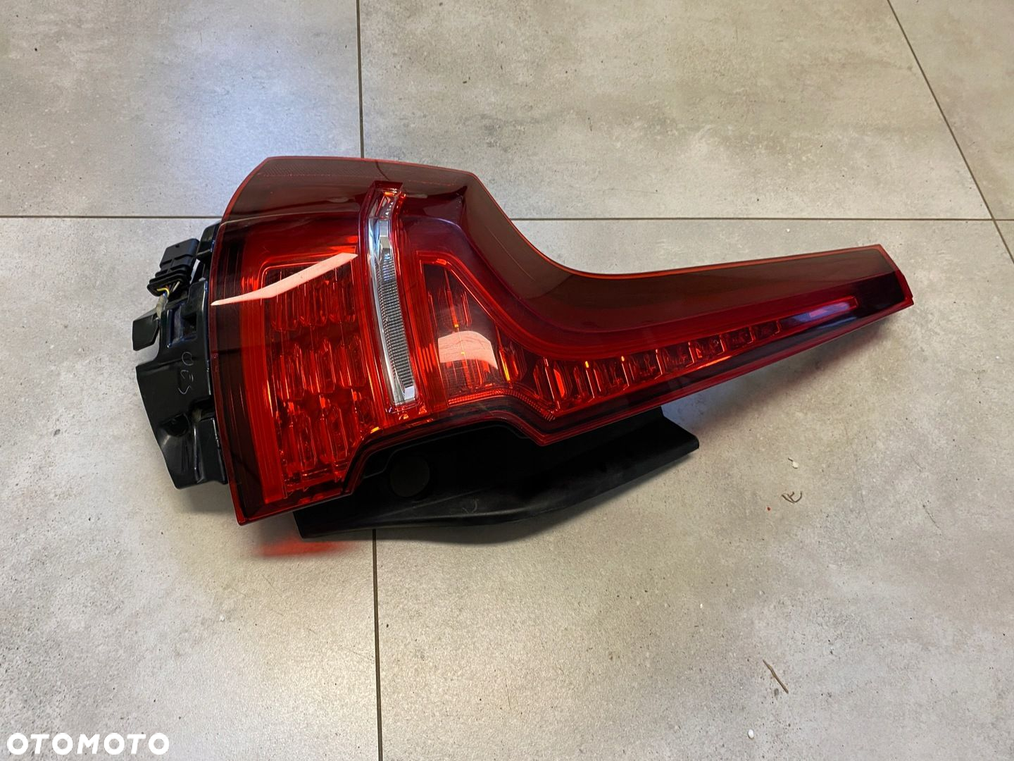 VOLVO V60 II LAMPA LEWY TYŁ LED 32291358 - 10