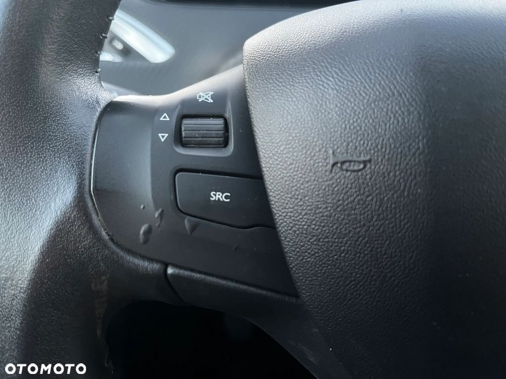 Peugeot 2008 PureTech 82 Allure - 22