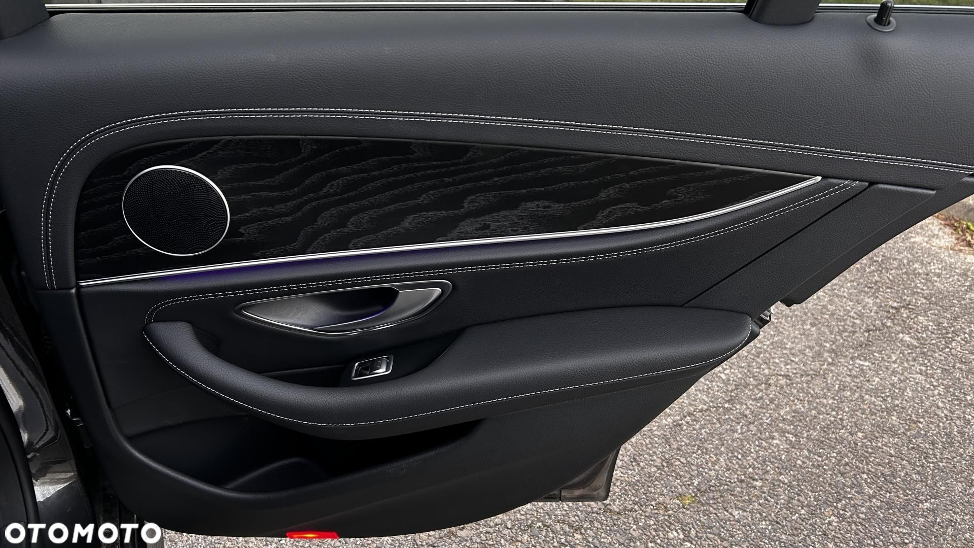 Mercedes-Benz Klasa E - 24