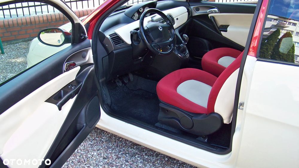 Lancia Ypsilon 1.2 16v Class - 12