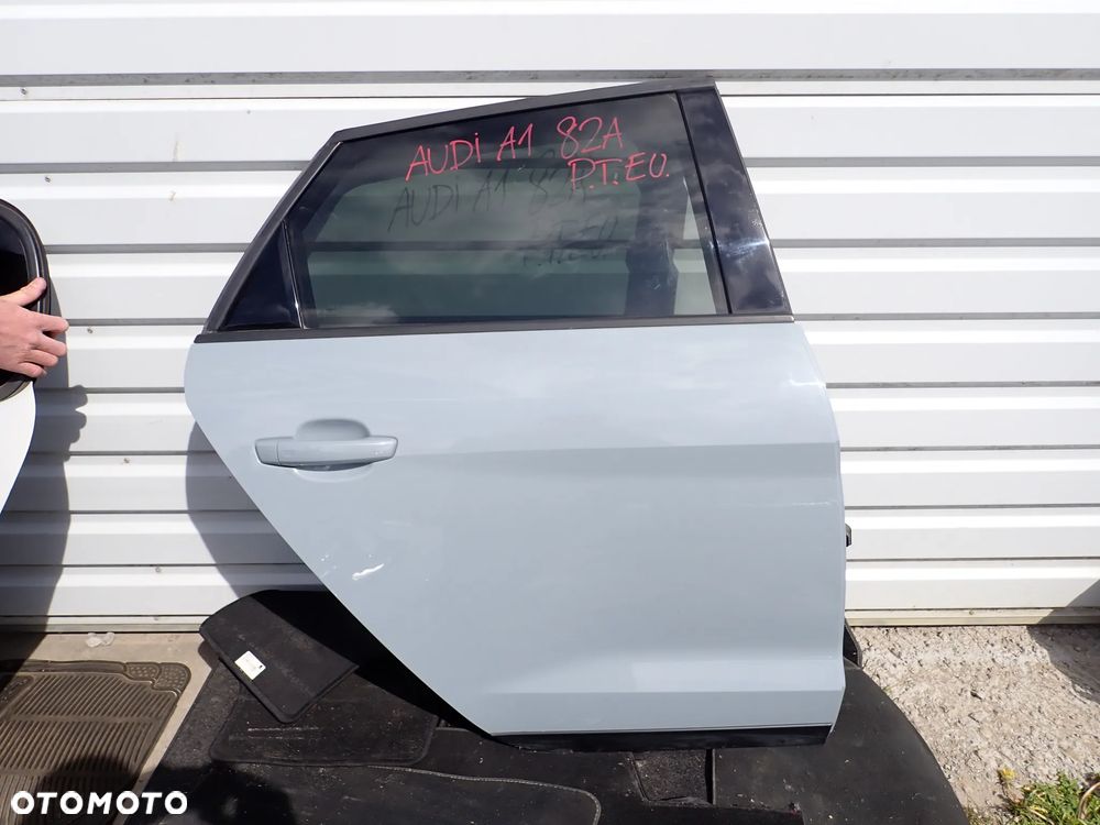 AUDI A1 82A  DRZWI PRAWE LEWE TYŁ - 5