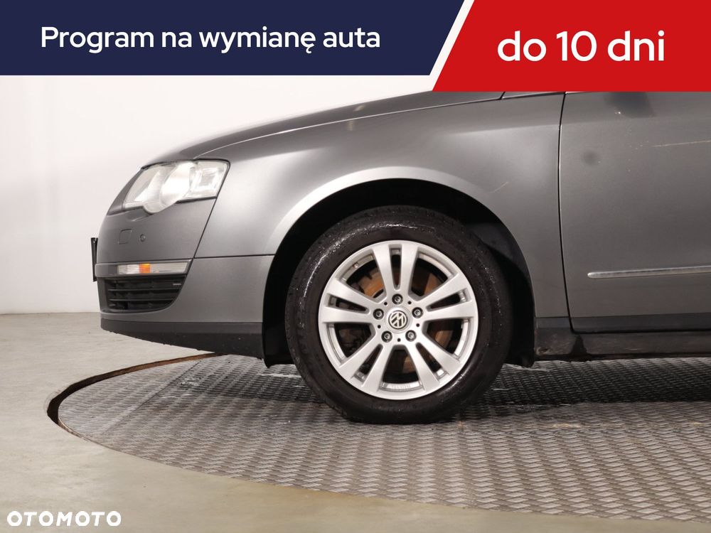 Volkswagen Passat - 14