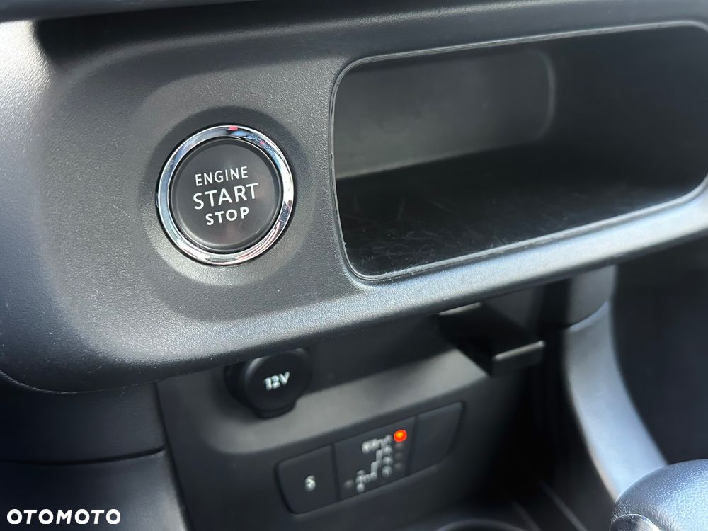 Citroën C3 1.2 PureTech Shine EAT6 - 24