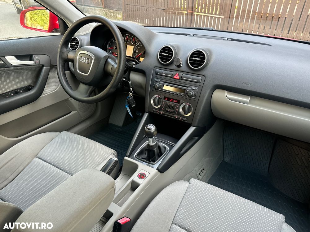Audi A3 1.6 FSI Attraction - 6