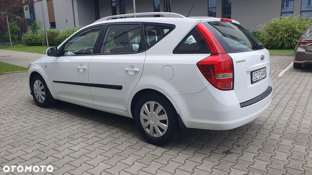 Kia Ceed - 6