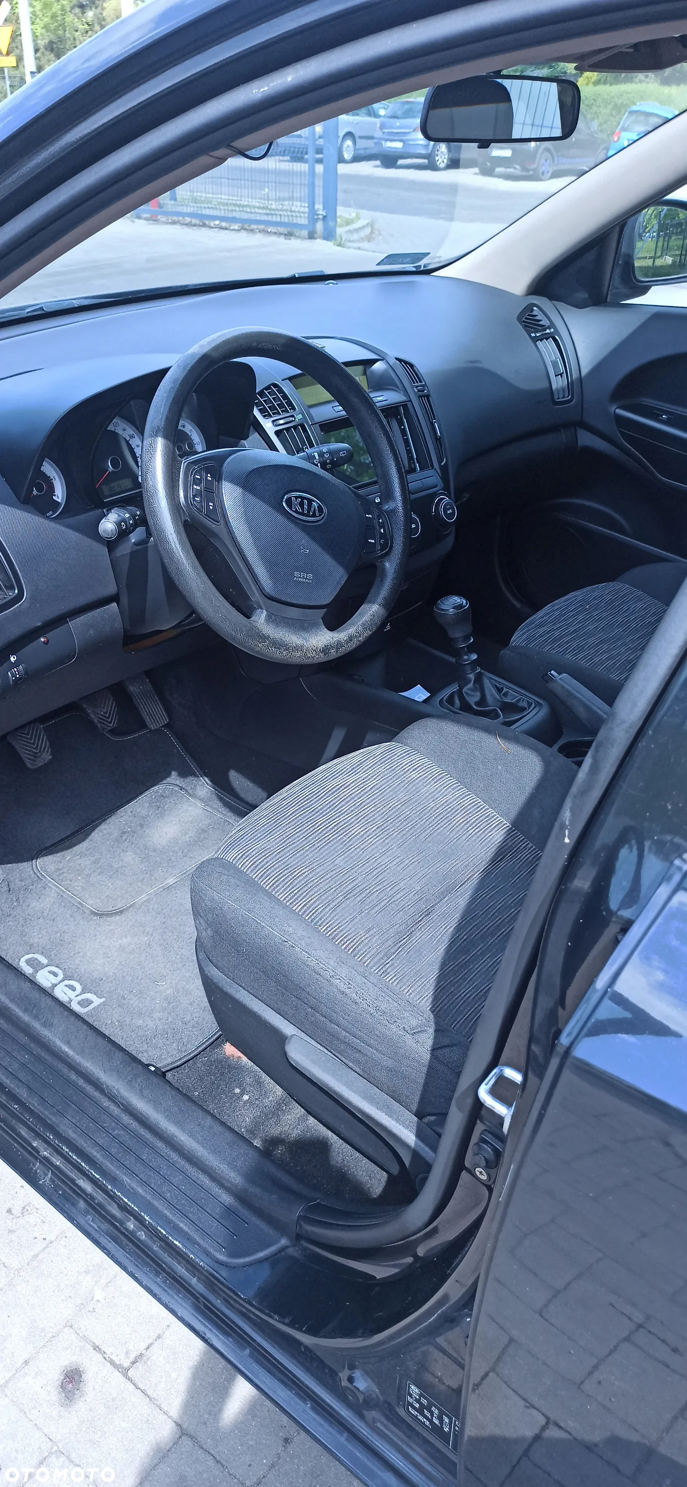 Kia Ceed - 16
