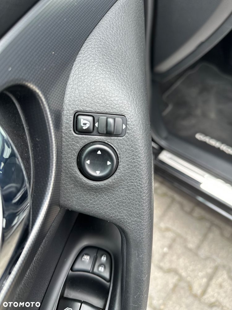 Nissan Qashqai 1.5 dCi TEKNA - 11