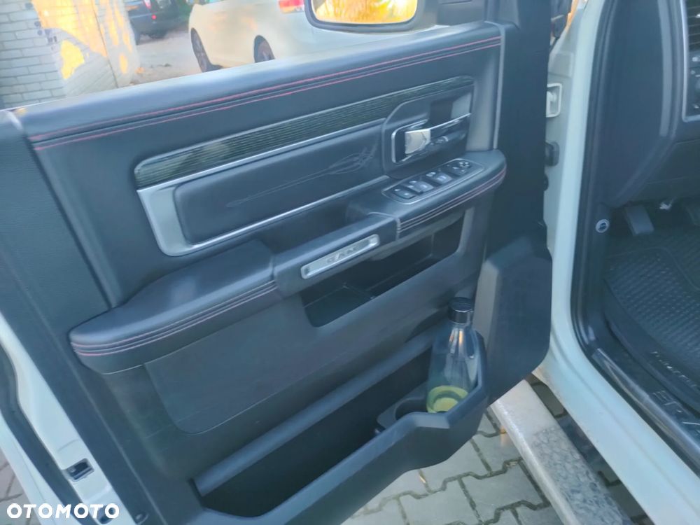 RAM 1500 Crew Cab Shortbed Limited - 11