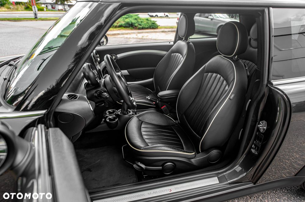 MINI Cooper S 50 Camden - 19