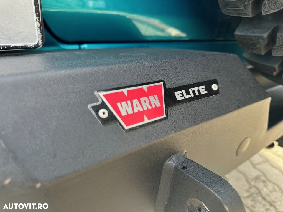 Jeep Wrangler - 12