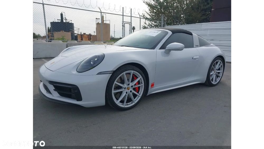 Porsche 911 Targa 4 GTS PDK - 2