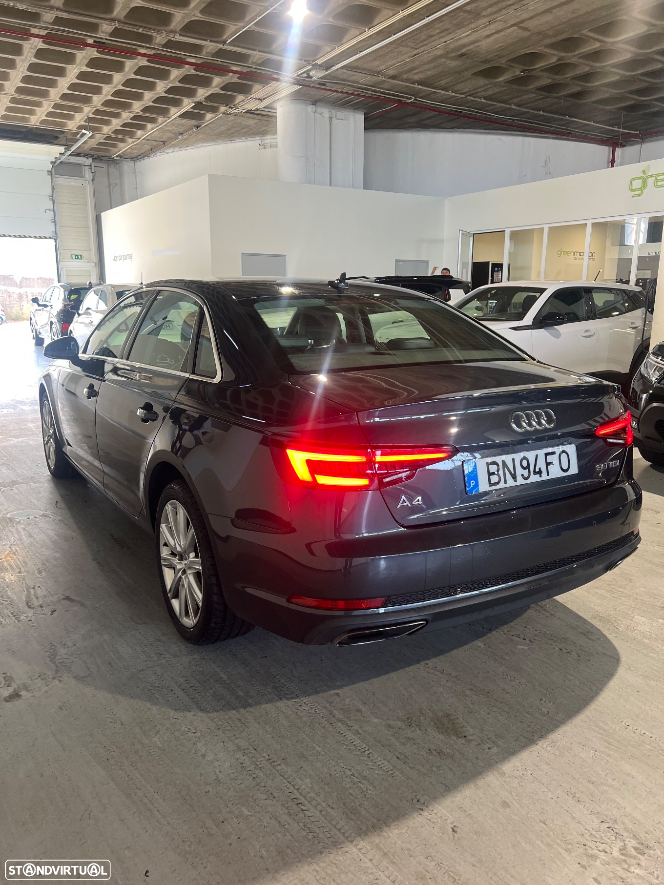 Audi A4 30 TDI S tronic design - 2